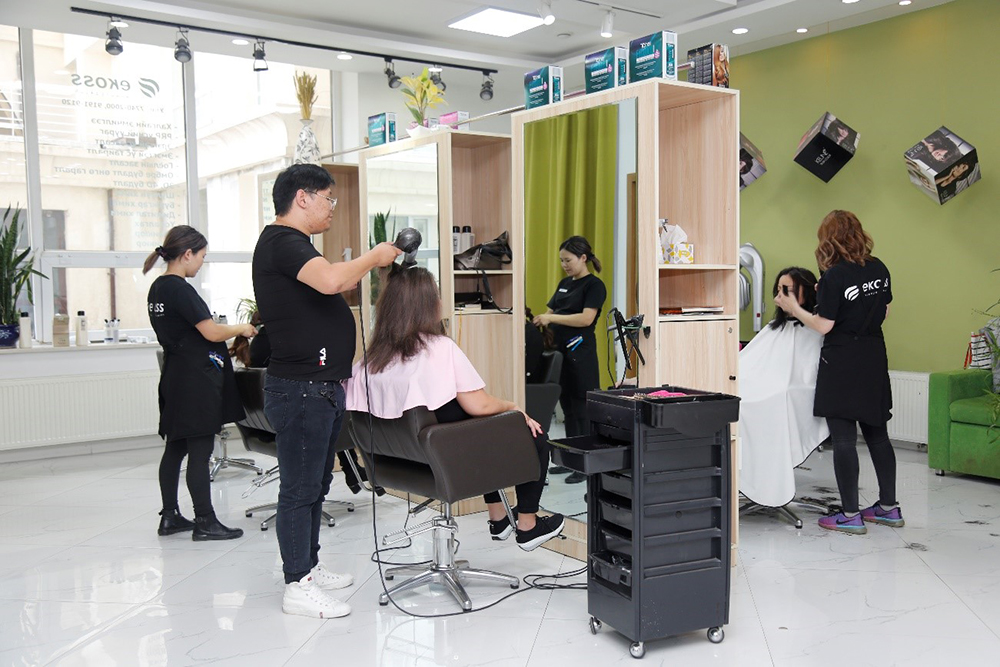 БАЙГАЛИЙН ЦЭВЭР ХАЛГАЙН ЭМЧИЛГЭЭГЭЭР ОЛОНД ТАНИГДСАН EKOSS HAIR CLINIC SALON