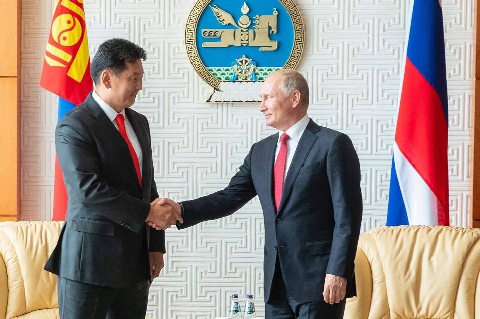 ОХУ-ын Ерөнхийлөгч В.Путин Монгол Улсад хийсэн айлчлалын үеэр Ерөнхий сайд У.Хүрэлсүх бараалхаж, байгалийн хийн хоолойг Монголын нутгаар дайруулах талаар хэлэлцэв. /Монгол Улс, Улаанбаатар хот. 2019.09.03/